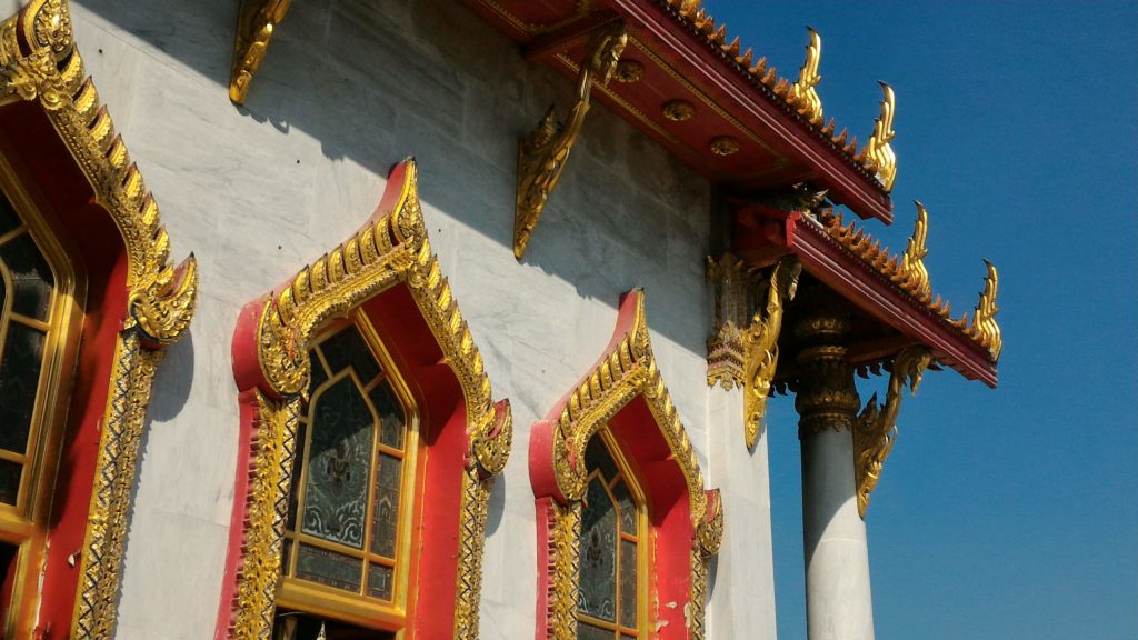 Wat Benchamabophit Bangkok, I Dettagli dorati del Tempio di Marmo - (foto aggynomadi)