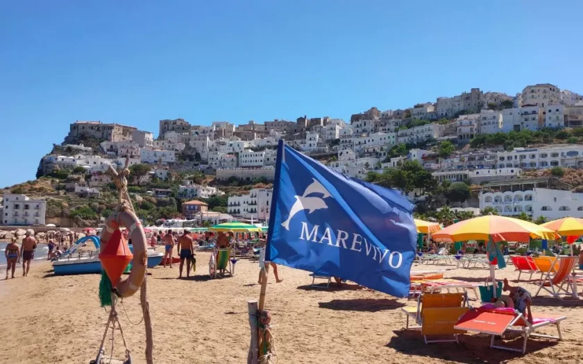 vacanze in puglia spiaggia mare vivo peschici