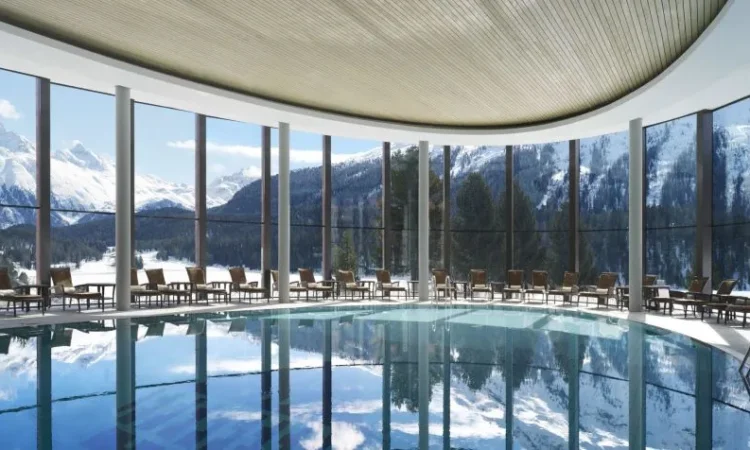 Badrutt's Palace Hotel di St. Moritz piscina coperta