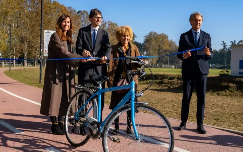 KLM adotta una pista ciclabile a Milano